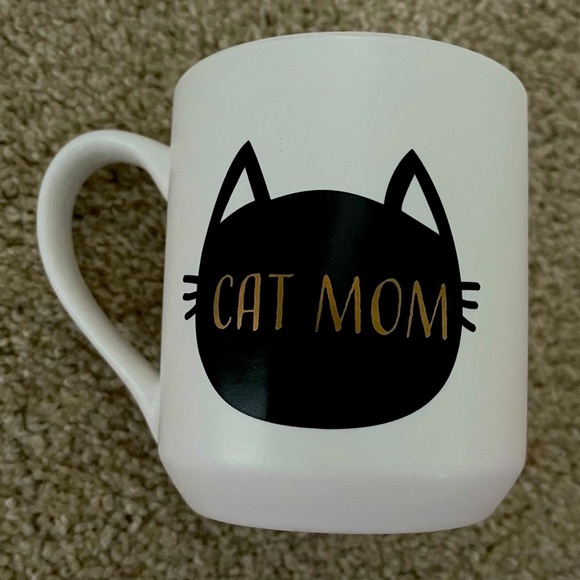 CYPRESS HOME Other - NWOT CAT 🐈‍⬛ MOM Coffee Tea Cocoa Mug White Black Cat CYPRESS HOME